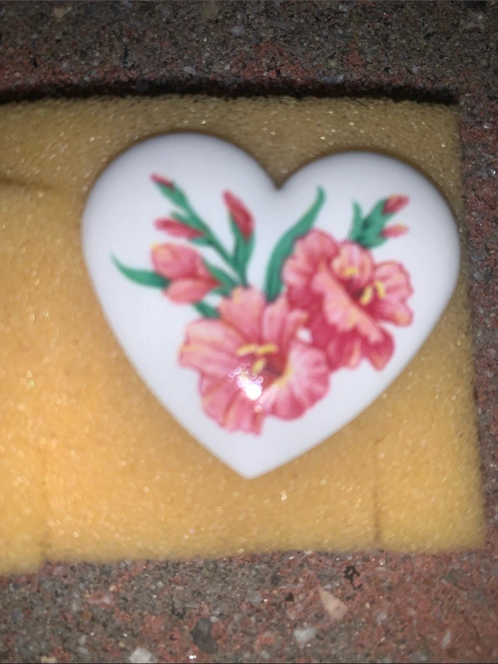 Vintage New Avon Floral Heart Brooch in White & Pink